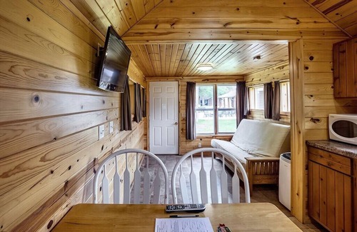 Buffalo City Cabin | Great River Road Cabin on the Mississippi Backwaters Turtle Cabin