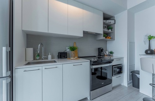 Fletchers Creek South Apartment | Great Stay | Modern New Studio Retreat | Brampton