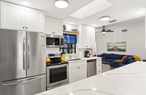 Port Orange House | Great Sunsets on Lake & Heated Pool /4-bedroom house