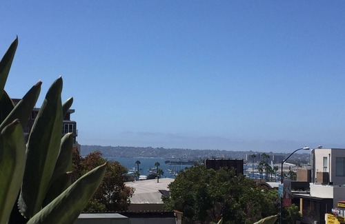 Porta D'italia Condo | Great Top-Floor Condo Heart of Little Italy -Secure Parking
