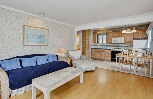 Balboa Island Cottage | Great Value! Classic Cottage on Balboa Island, Walk to Beach/Marine Ave, Corner Lot, Spacious Patio