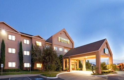 San Angelo Apartment | Great Value! Cozy King Suite | Complimentary Breakfast + Shared Outdoor Pool