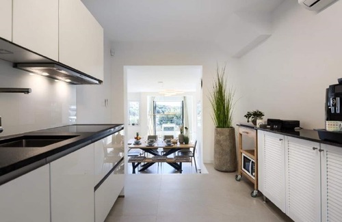 Pjescana Uvala House | Great villa with private pool 50 meters from beach