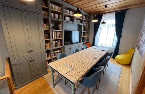 Bergama House | Greek House with Terrace - Bachman Hause