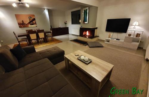 Drepano House | Green Bay Arachovitika