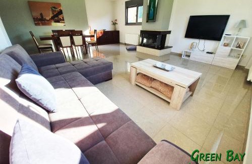 Drepano House | Green Bay Arachovitika