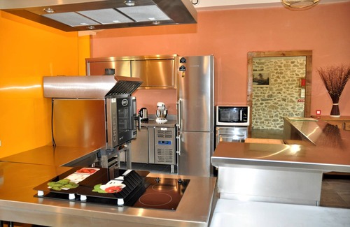 Saint-Priest-la-Feuille House | GREEN CAMP D'OCTAVIE 15 PEOPLE, 500 M2 INDOOR POOL 28° YEAR-ROUND