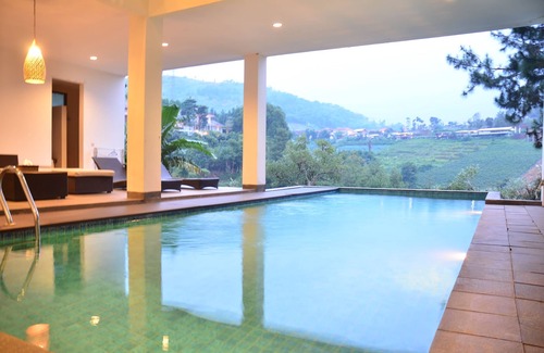 Bandung Villa | Green Forest Plantation View 6BR with Infinity Pool
