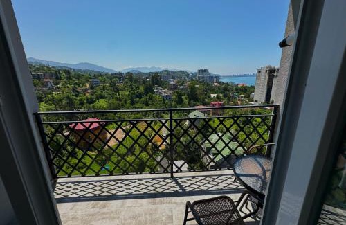 Mtsvane Kontskhi Apartment | Green House - Studio Apartment with Sea and Mountain view