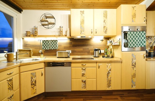 Fluorn Apartment | Green Loft Black Forest/120 sqm/roof balcony - music corner