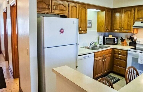 Holiday Island House | Green Meadow 2 Condo Lake Access, Marina, Golf
