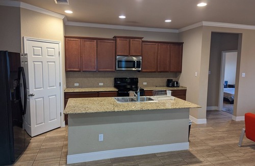 Temple House | Green Mesa - Spacious 3 BR home in North Temple