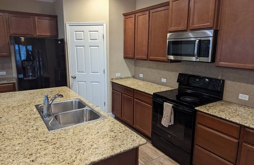Temple House | Green Mesa - Spacious 3 BR home in North Temple