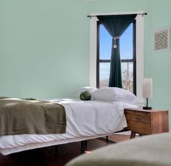 East Rock Apartment | Green N' Groovy in the Heart of East Rock Near DT, Yale