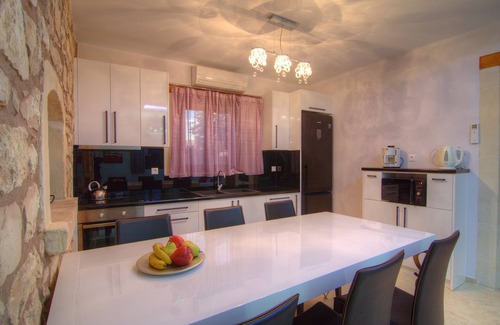Tzannakiana Villa | Green Paradise Luxury Villa In Crete