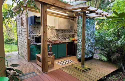 Saint-Andre Apartment | Green room: charm, comfort, calm, large garden, swimming pool, jacuzzi