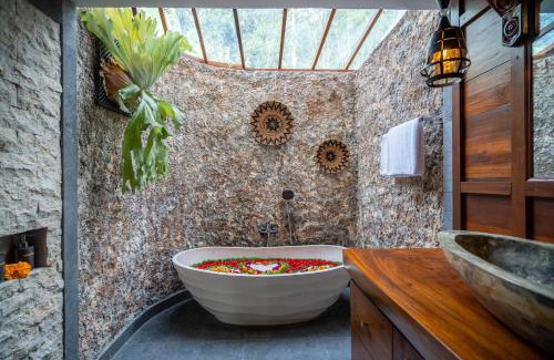Sambahan Villa | Green Sari Private Villa by Travellink Bali