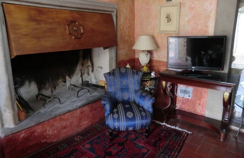 Calenzano House | "GREEN" SUITE POGGIO