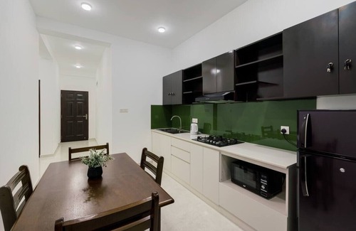 Nugegoda Apartment | Green Vibe - Two-Bedroom Deluxe Apartment in Colombo