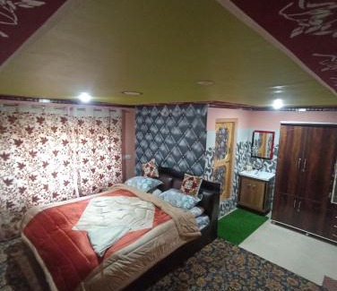 Srinagar House | GREEN WOODS PAYING GUEST HOUSE
