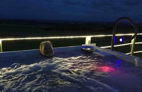 Turriff House | Green Yurt with Hot Tub - Sleeps 3 Parking & WiFi