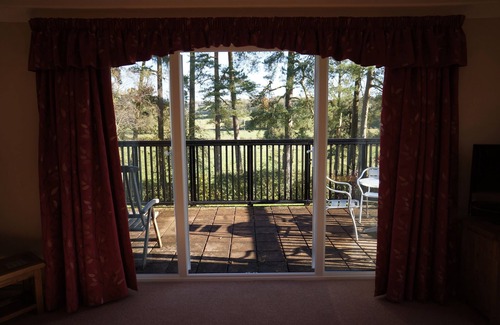 New Forest District Apartment | Greenbanks 1 Damerham Self Catering. The Perfect Getaway for Couples