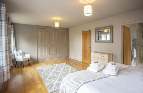 Bath House | Greenbanks Lodge with free on-site parking