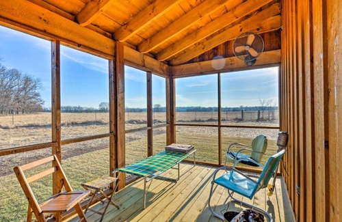 Greenfield House | Greenfield Cabin with Screened-In Porch and Fire Pit!