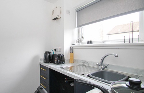Motherwell House | Greenside Getaway Newarthill