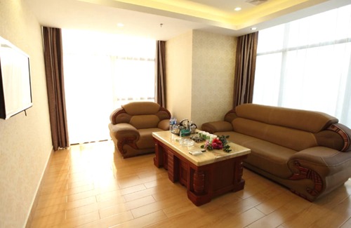 Huiyang Hotel | GreenTree Business Inn HuiZhou South Railway Station DanShui RenMin Road Business Hotel