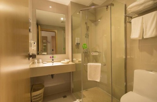 Zhangjiagang Hotel | GreenTree Inn Suzhou Zhangjiagang Yangshe Old Street Stadium Express Hotel