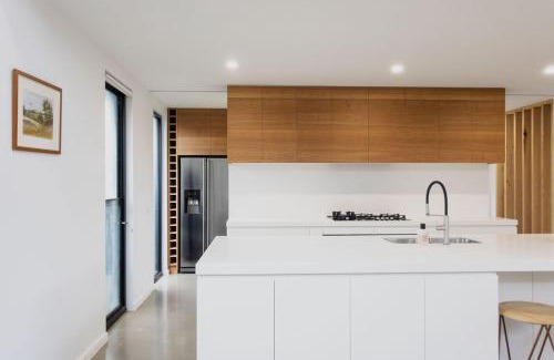 Ocean Grove House | Greenview Luxe - Sleeps 7 - Deck & Firepit
