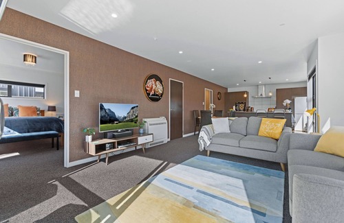 Lowburn House | Greenway Charm - Cromwell Holiday Home