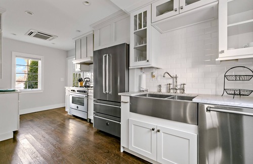 Greenwich House | Greenwich/Hotel Alternative/Great Location/Sleeps 6