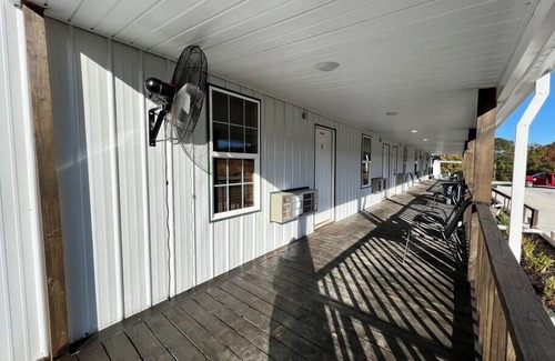 Coffeeville Cabin | Grenada Lake Resort Cabin # 5