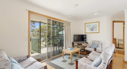 Middleton House | Grevillea 63 Burgar Rd Middleton - Linen Included