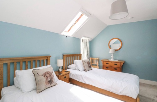 Invergarry House | GRIEVE’S HOUSE, pet friendly, with open fire in Fort Augustus