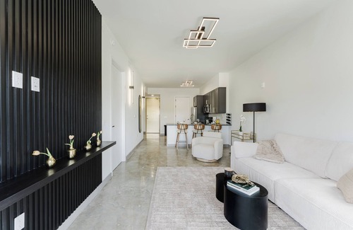 Hollywood Resort | Griffin's Apartment