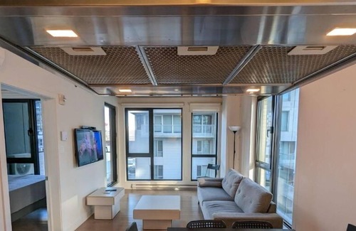 Pointe-Saint-Charles Condo | GRIFFINTOWN 1 Bedroom Condo Furnished all inclusive