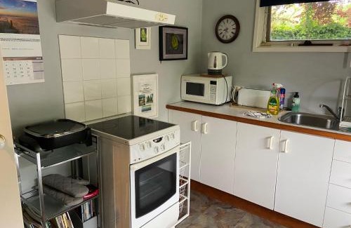 Manuka Apartment | Griffith Gallery Flat