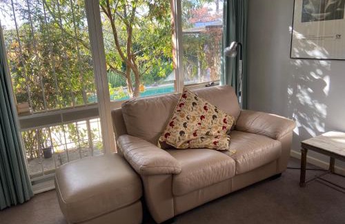 Manuka Apartment | Griffith Gallery Flat