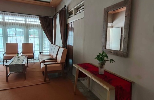 Surakarta House | Griya Al Mukmin