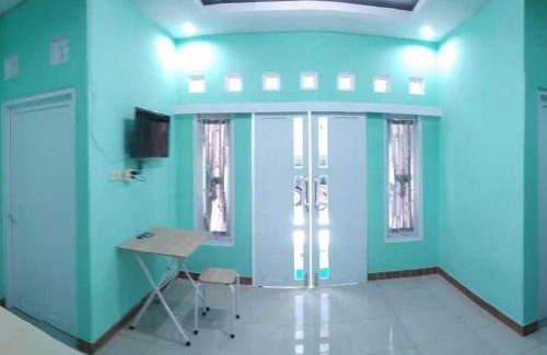 Sedayu Hotel | Griya Zukarnaen Syariah near Universitas Mercubuana Yogyakarta RedPartner