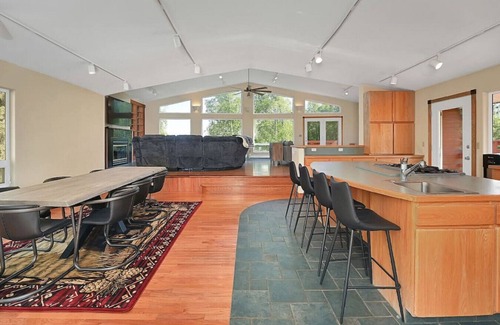 Ridgeway Cabin | Grizzly Lodge at the Lake | Close to Kenai River