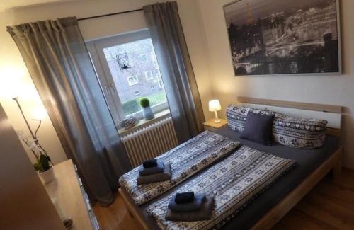 Wilhelmshaven Apartment | Große Ferienwohnung in Voslapp mit Garten