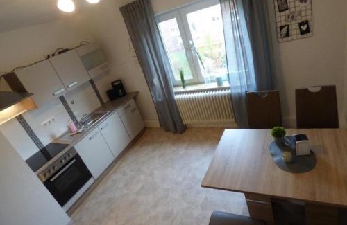 Wilhelmshaven Apartment | Große Ferienwohnung in Voslapp mit Garten