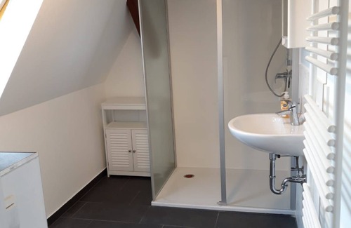 Crimmitschau Apartment | Große, Kürzlich Sanierte 4-zimmer Ferienwohnung/Monteurwohnung