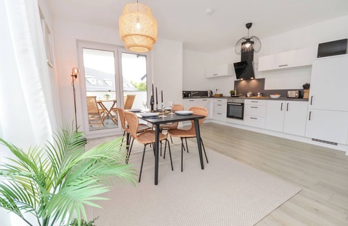Brackwede Apartment | Großzügig & Individuell - Balkon Wifi TV