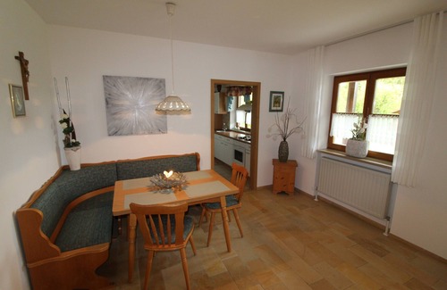 Riedenburg Apartment | Großzügige Ferienwohnung mit Terrasse