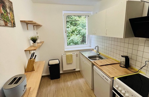 Glauchau Apartment | Großzügige Unterkunft + Wifi + Parkplatz
